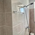 Almer's Gasthuis Himare